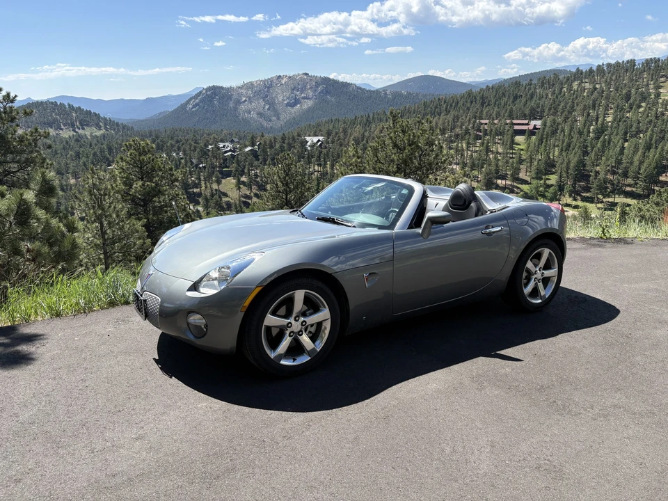 2006 Pontiac Solstice - Image 2 of 31