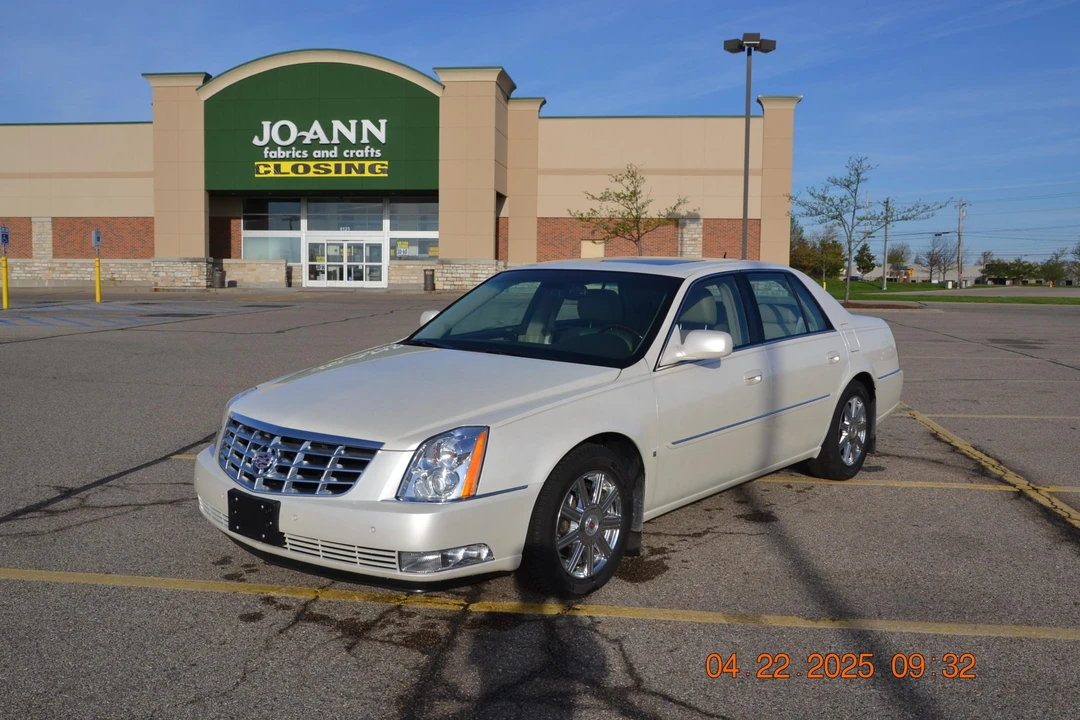 2007 Cadillac DTS - Image 4 of 31