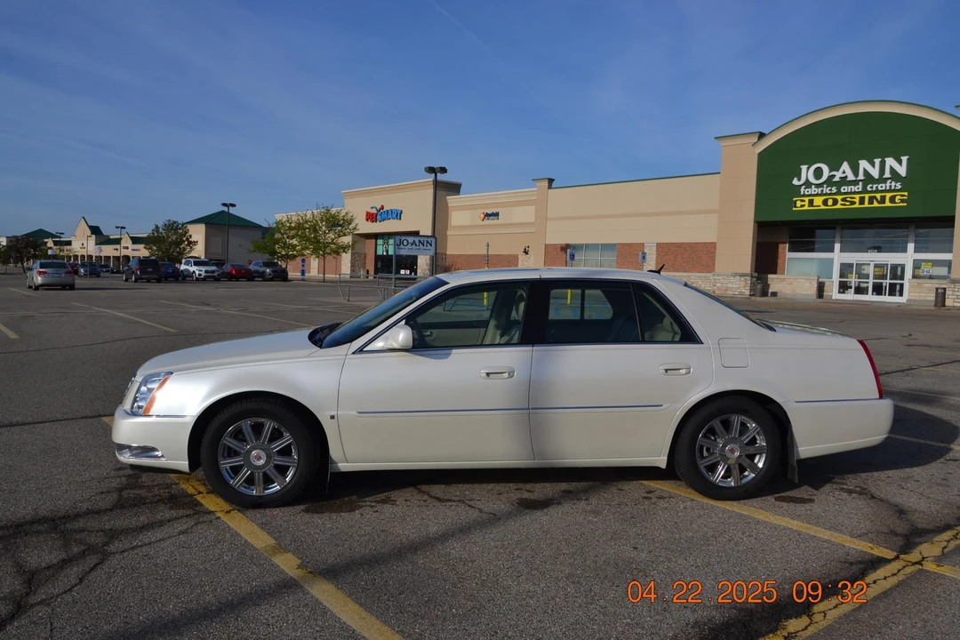 2007 Cadillac DTS - Image 15 of 31