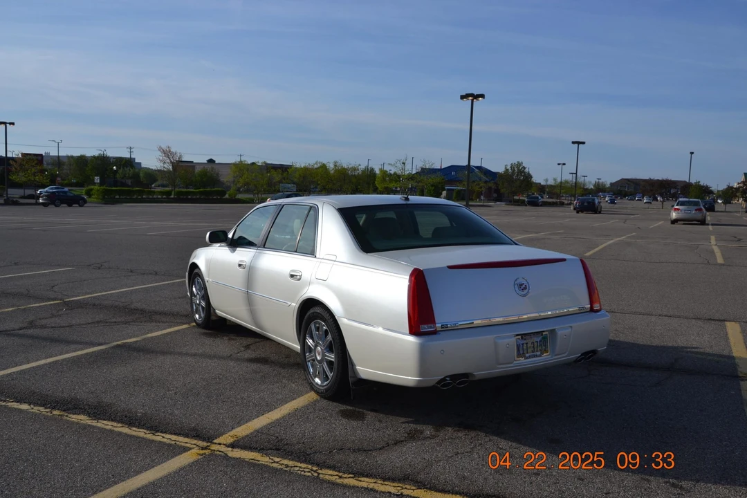 2007 Cadillac DTS - Image 14 of 31