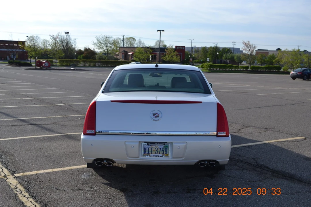 2007 Cadillac DTS - Image 13 of 31