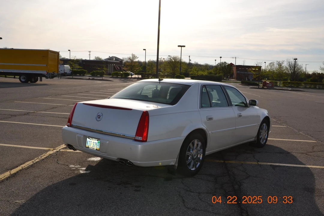 2007 Cadillac DTS - Image 12 of 31