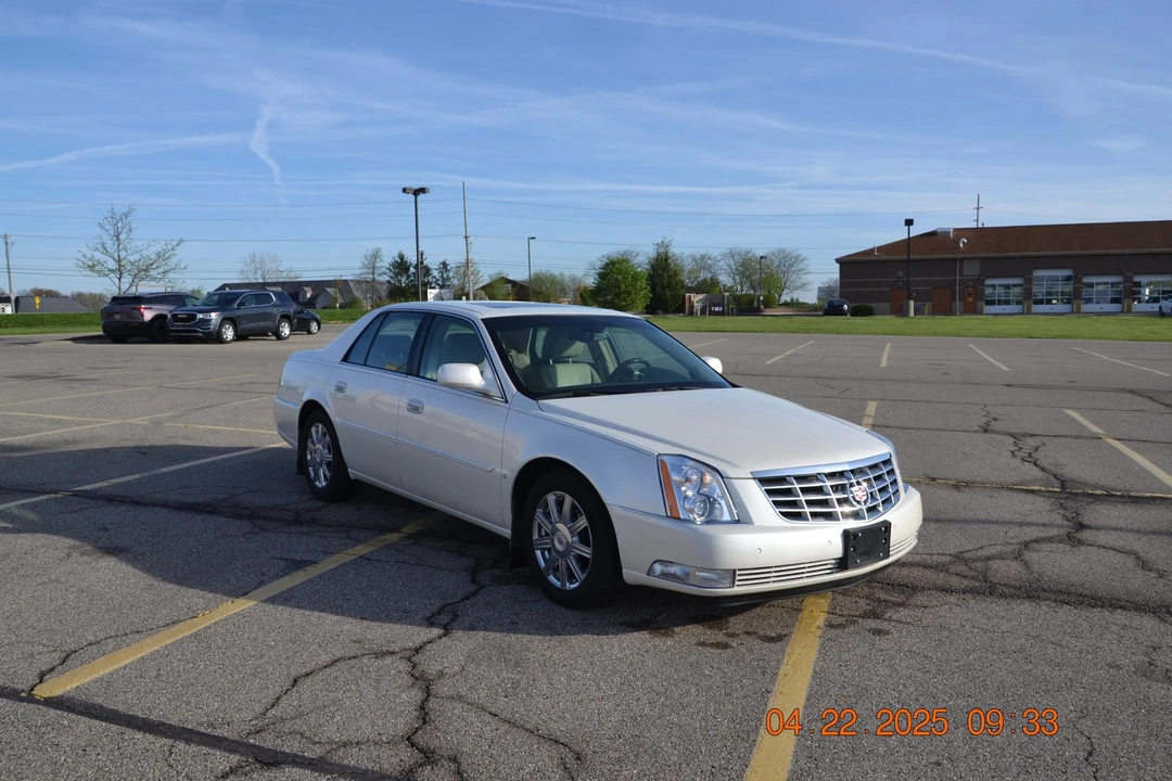 2007 Cadillac DTS - Image 10 of 31