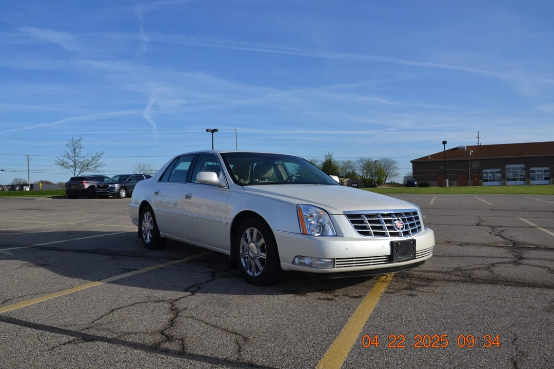 2007 Cadillac DTS - Image 9 of 31