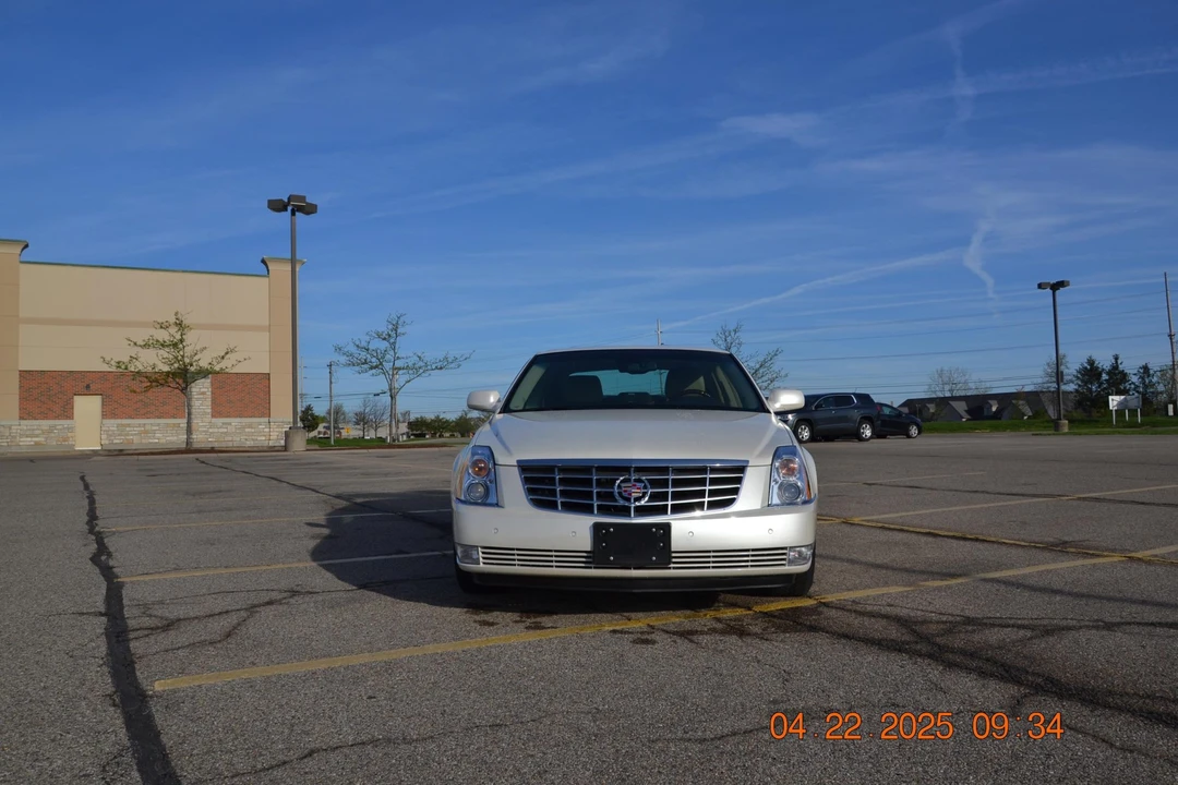 2007 Cadillac DTS - Image 7 of 31