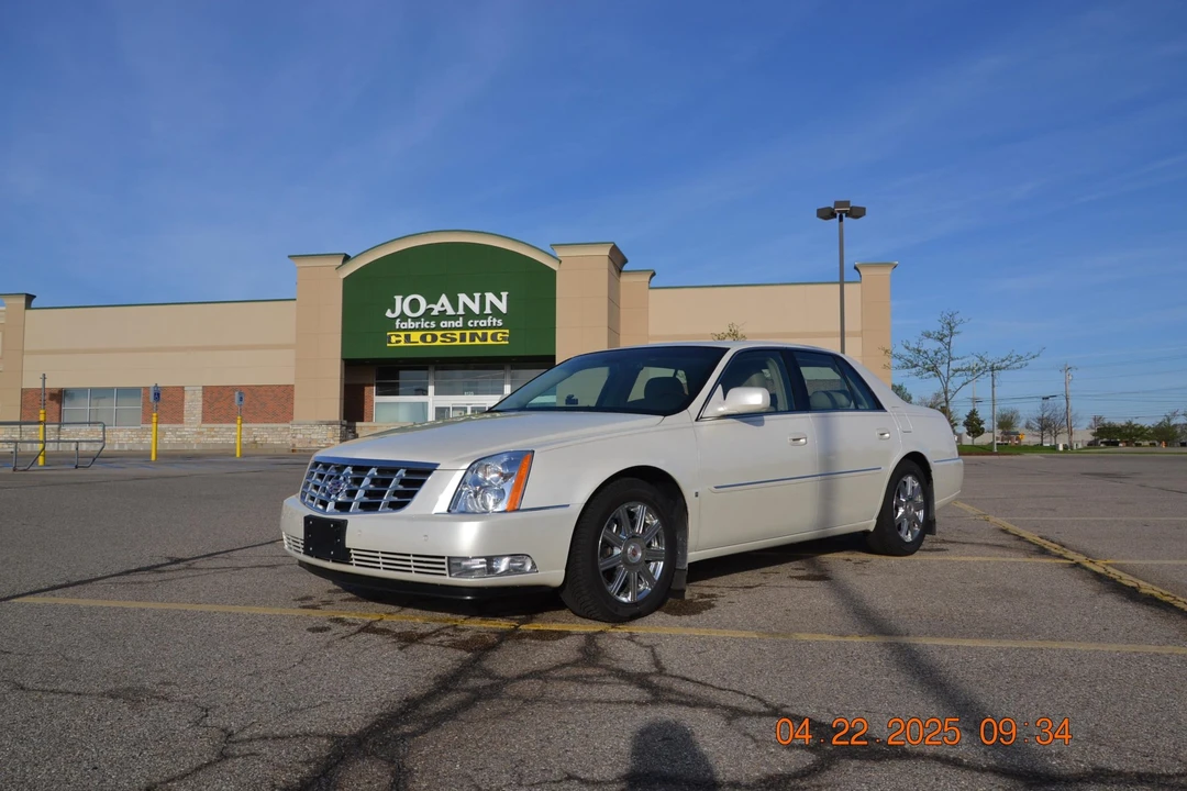2007 Cadillac DTS - Image 3 of 31