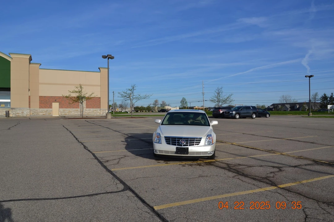 2007 Cadillac DTS - Image 6 of 31