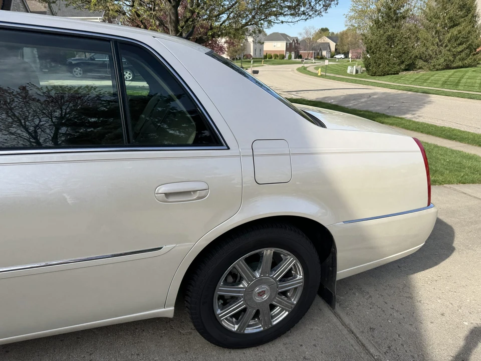 2007 Cadillac DTS - Image 21 of 31