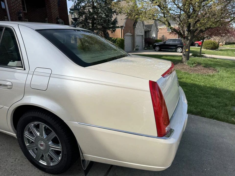 2007 Cadillac DTS - Image 19 of 31