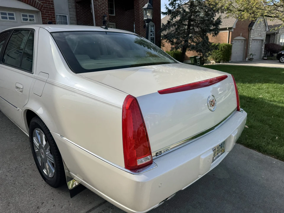 2007 Cadillac DTS - Image 18 of 31
