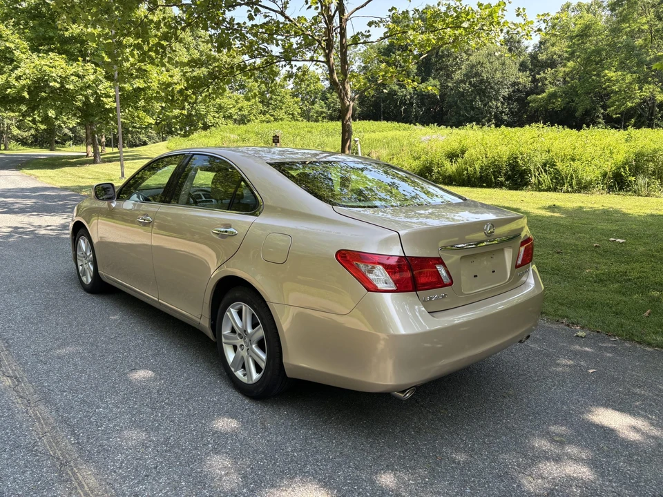 2007 Lexus ES 5th Gen - Image 19 of 31