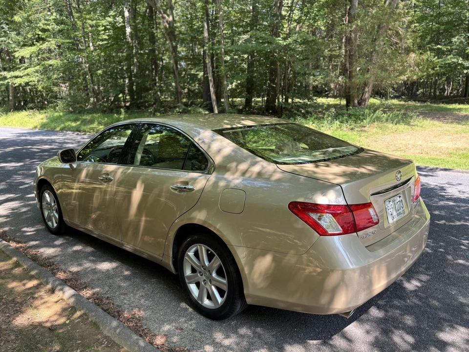 2007 Lexus ES 5th Gen - Image 4 of 31