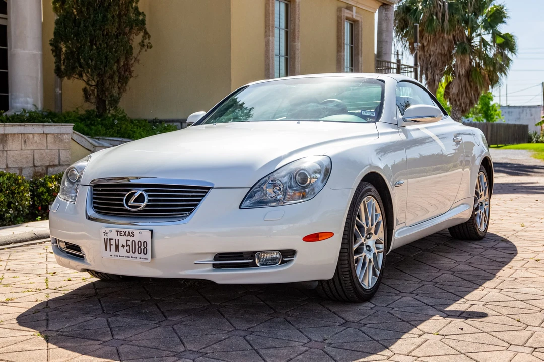 2007 Lexus SC430 - Image 2 of 31
