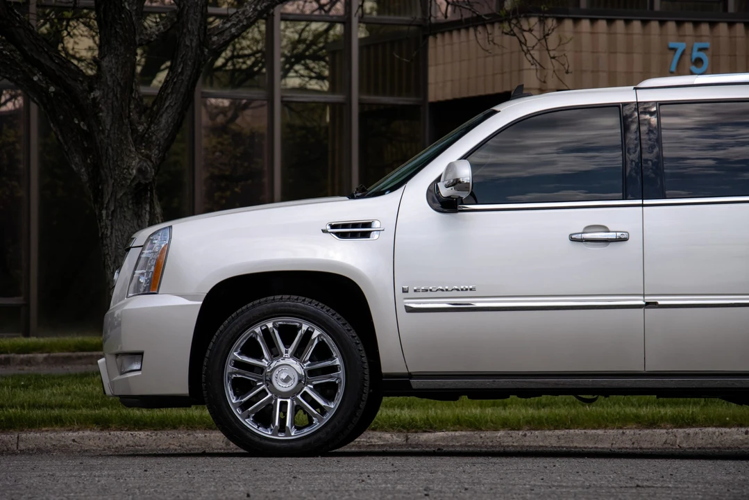 2008 Cadillac Escalade & EXT 3rd Gen - Image 30 of 31