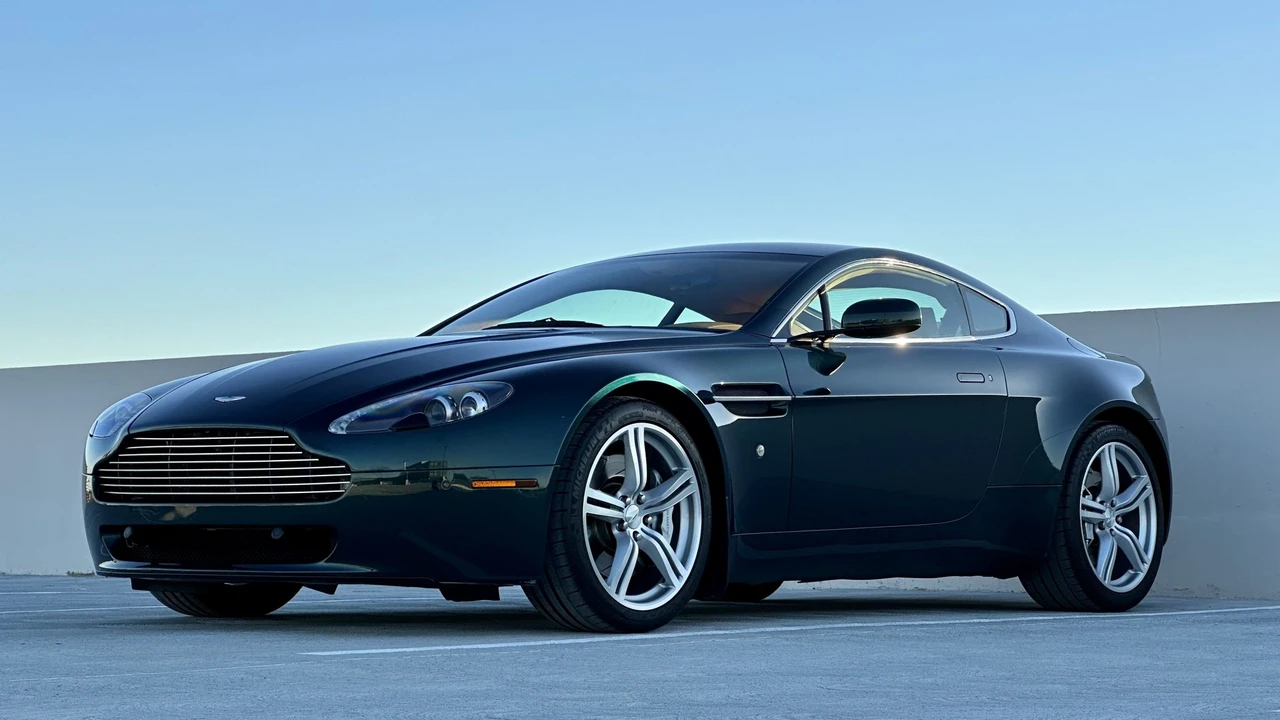 2009 Aston Martin V8 Vantage (2006-2017) - Image 2 of 31