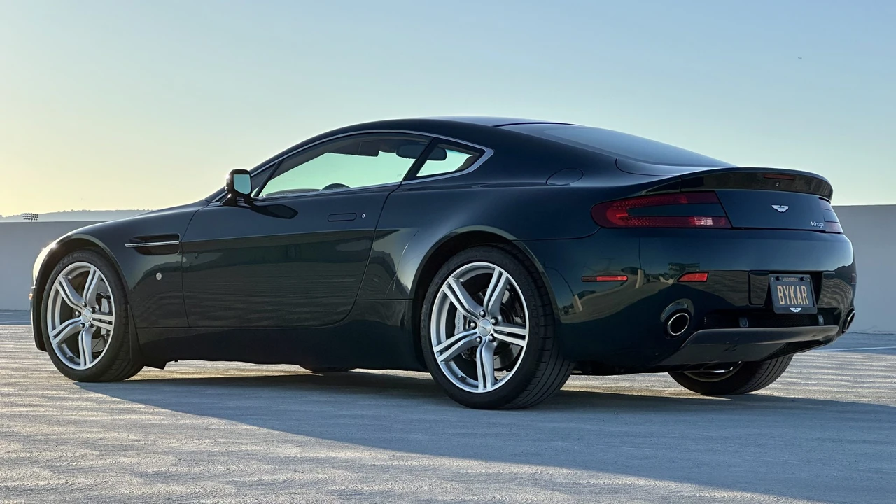 2009 Aston Martin V8 Vantage (2006-2017) - Image 5 of 31
