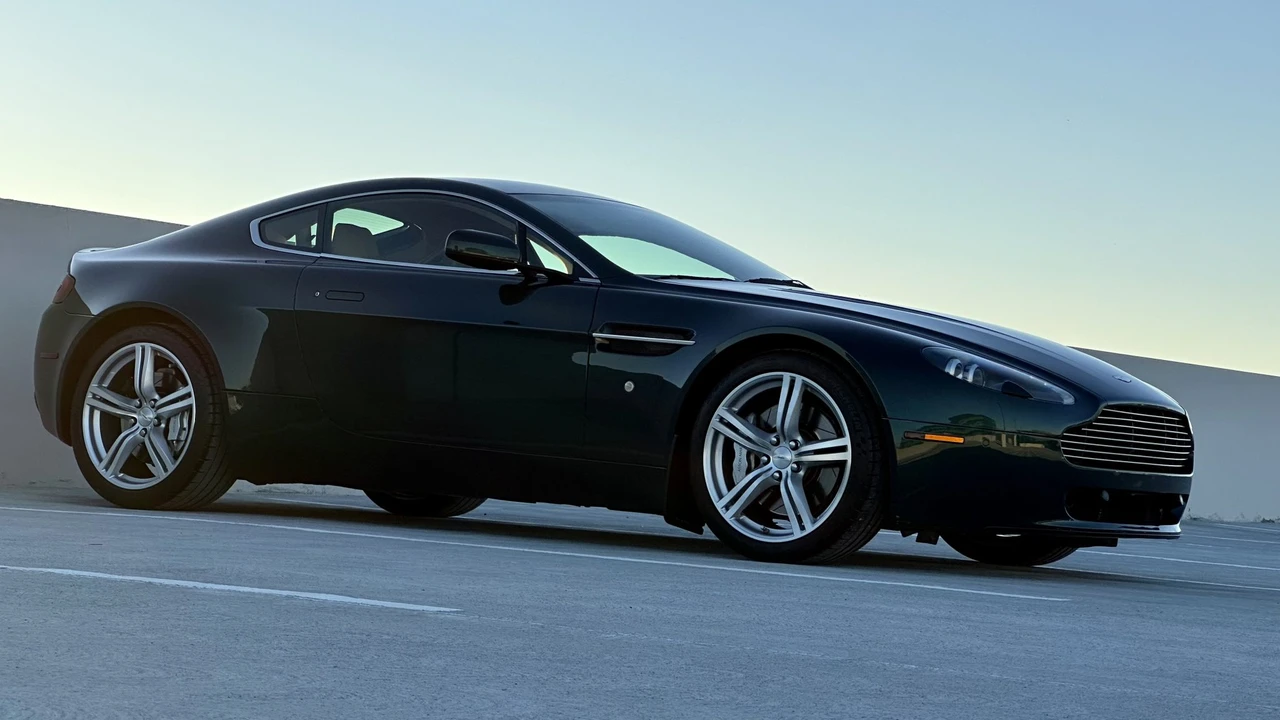 2009 Aston Martin V8 Vantage (2006-2017) - Image 6 of 31