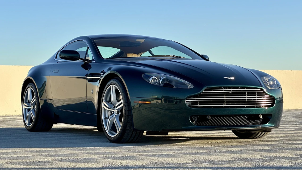 2009 Aston Martin V8 Vantage (2006-2017) - Image 8 of 31