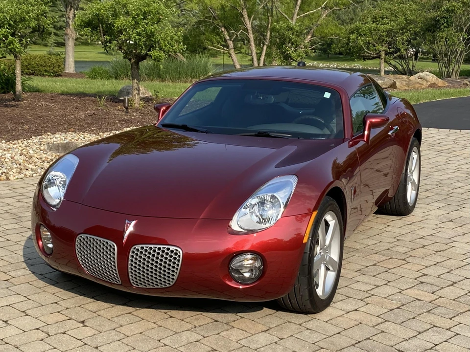 2009 Pontiac Solstice - Image 2 of 31