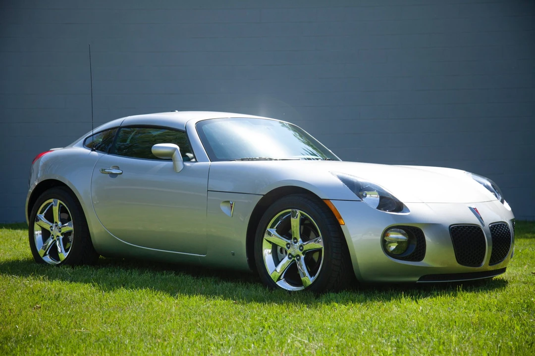 2009 Pontiac Solstice GXP - Image 3 of 31