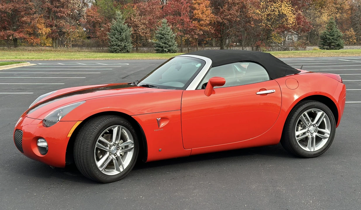 2009 Pontiac Solstice - Image 16 of 31