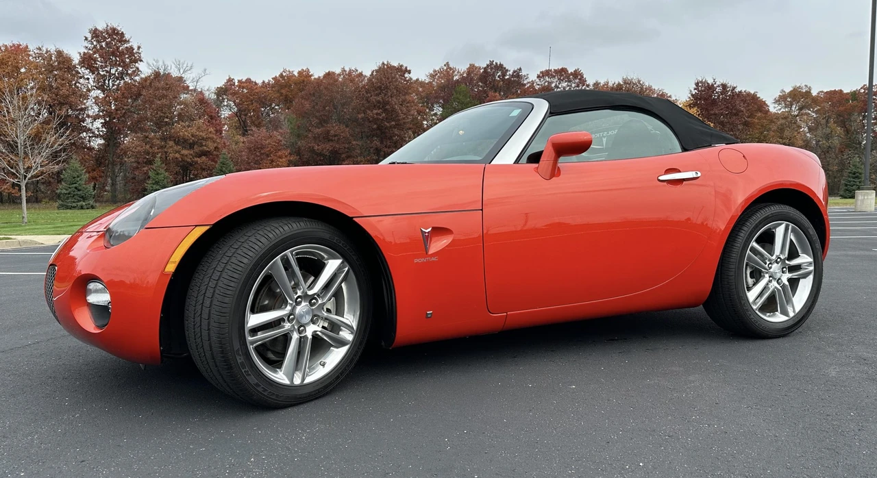 2009 Pontiac Solstice - Image 11 of 31