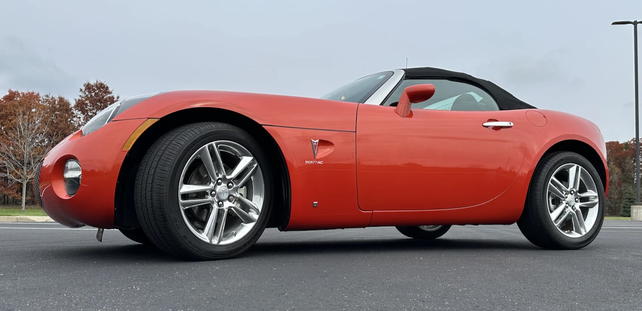 2009 Pontiac Solstice - Image 15 of 31