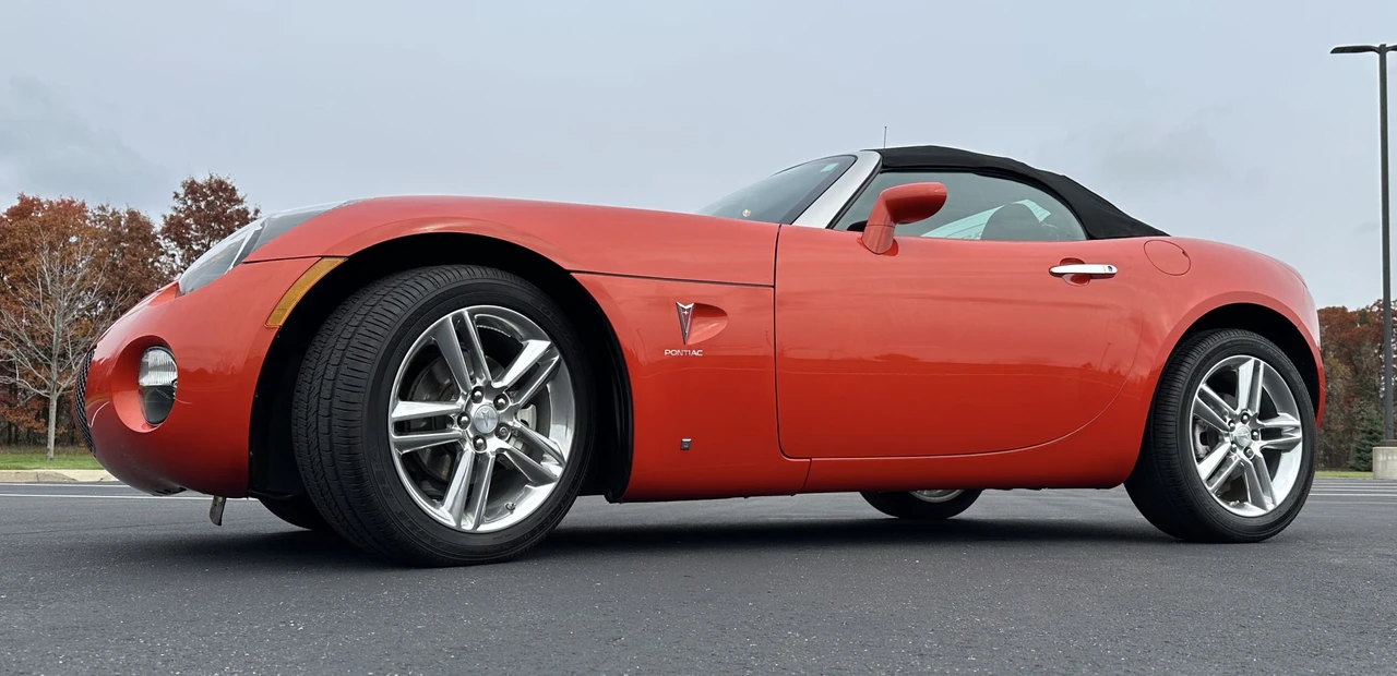 2009 Pontiac Solstice - Image 14 of 31