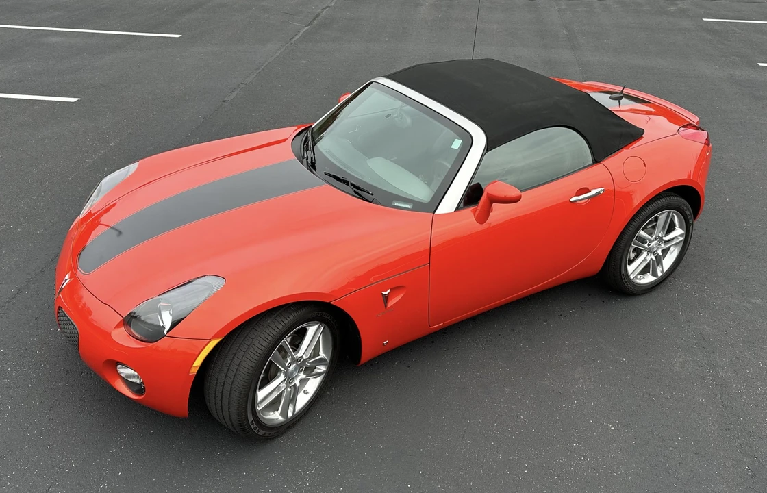 2009 Pontiac Solstice - Image 2 of 31