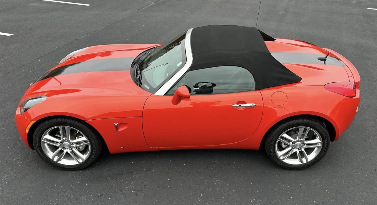 2009 Pontiac Solstice - Image 17 of 31