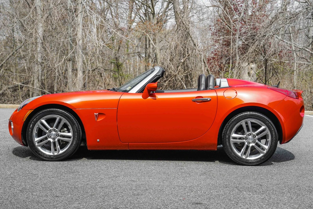 2009 Pontiac Solstice - Image 7 of 31