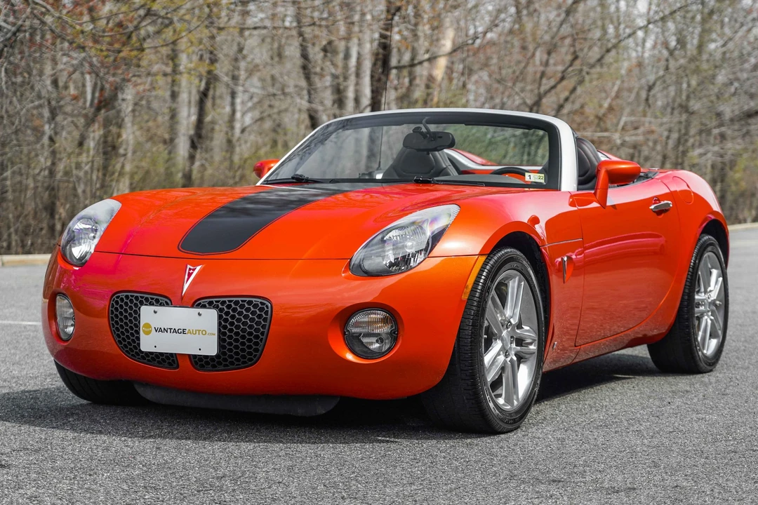 2009 Pontiac Solstice - Image 2 of 31