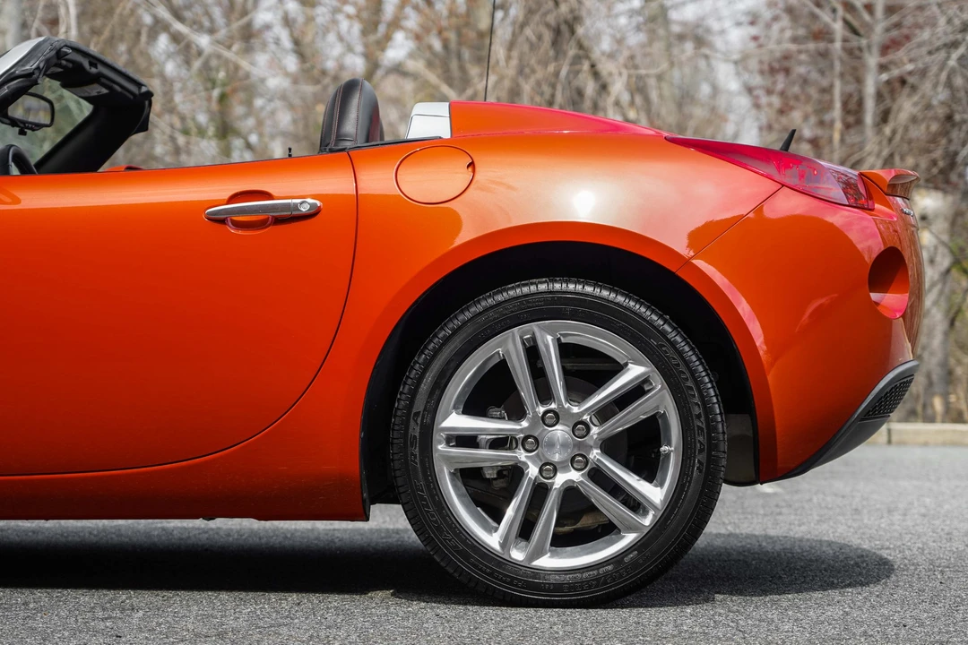 2009 Pontiac Solstice - Image 28 of 31
