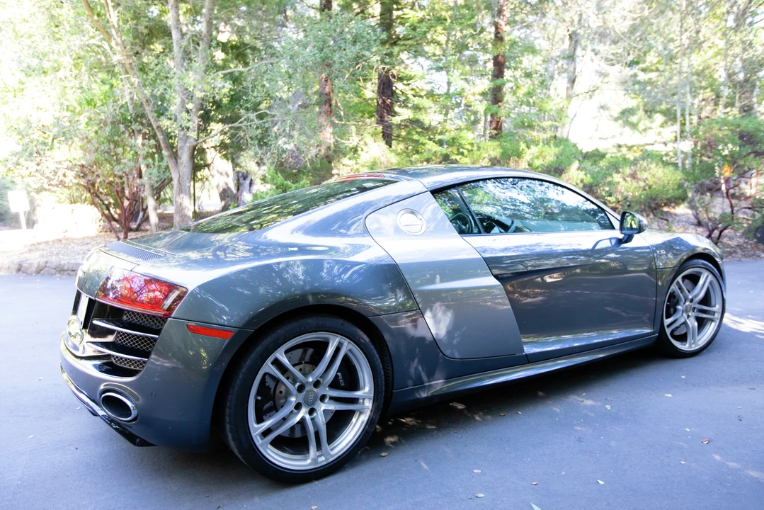 2010 Audi 42 R8 - Image 26 of 31