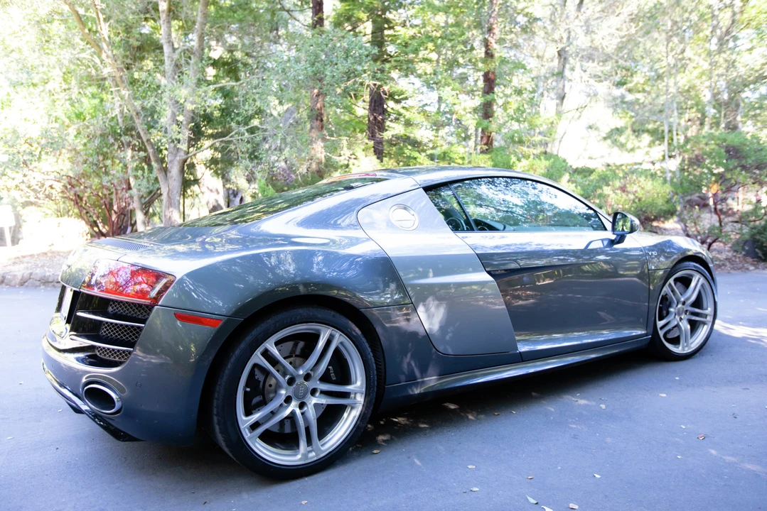 2010 Audi 42 R8 - Image 27 of 31
