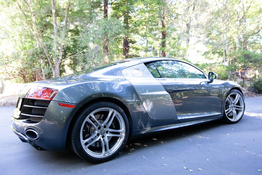 2010 Audi 42 R8 - Image 28 of 31