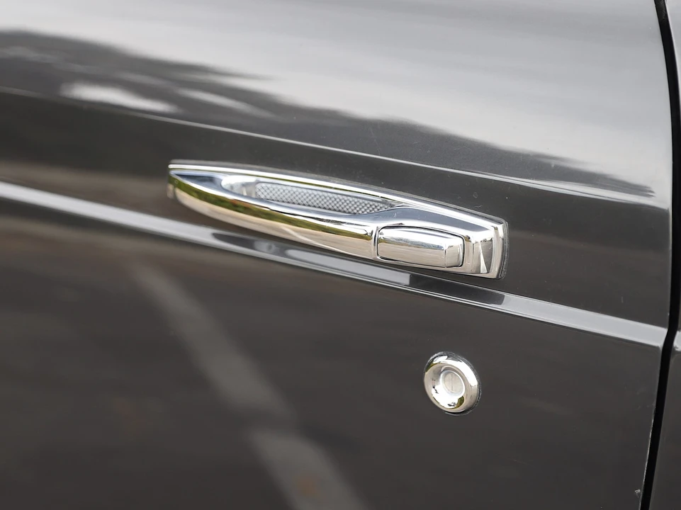 2010 Bentley Azure 2nd Gen - Image 30 of 31