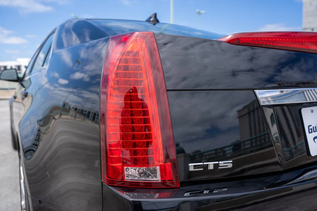 2010 Cadillac CTS-V 2nd Gen - Image 25 of 31