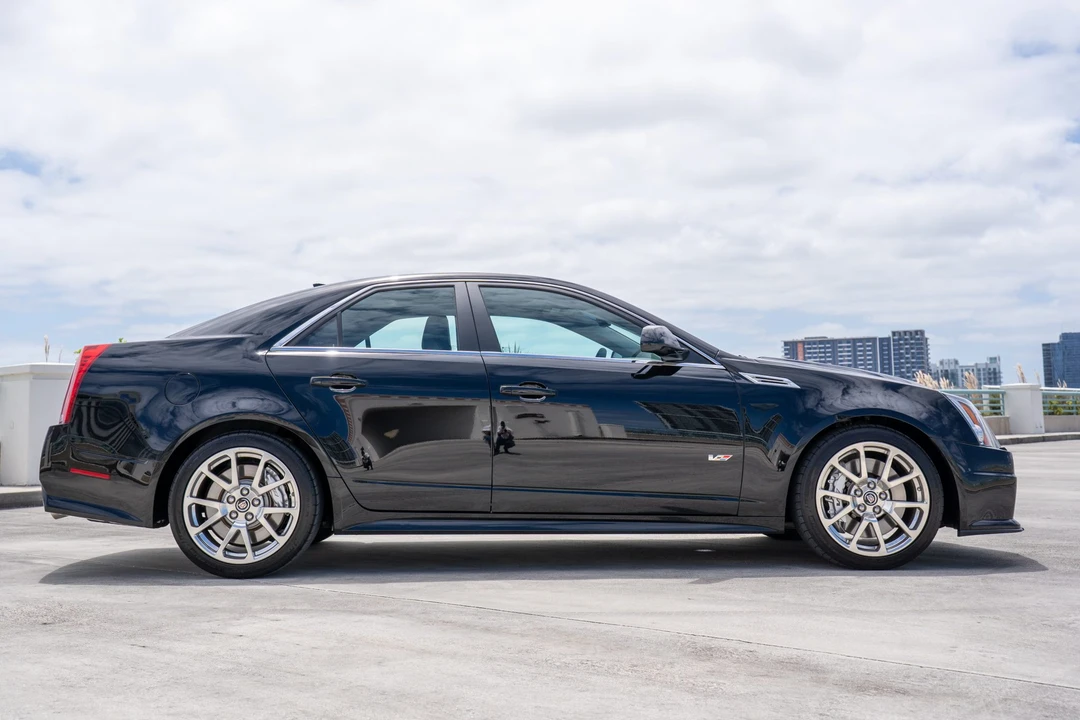 2010 Cadillac CTS-V 2nd Gen - Image 9 of 31