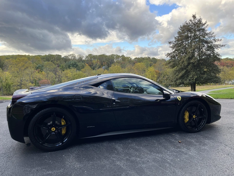 2010 Ferrari 458 Italia - Image 13 of 31