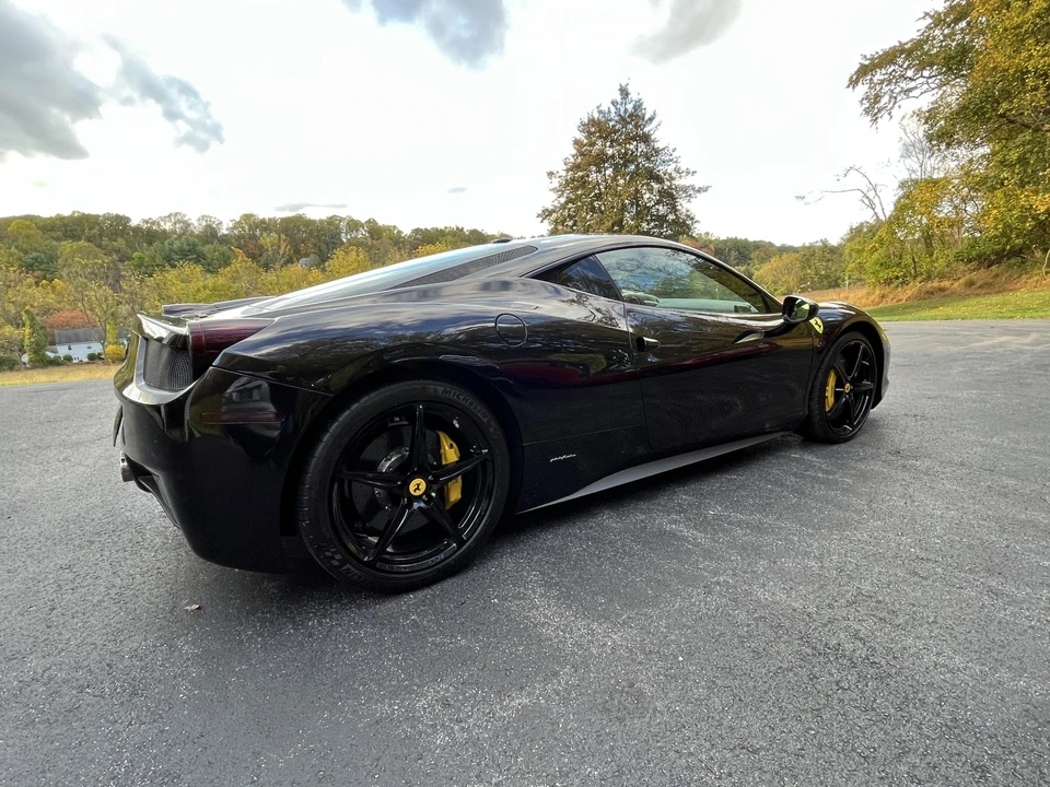2010 Ferrari 458 Italia - Image 14 of 31