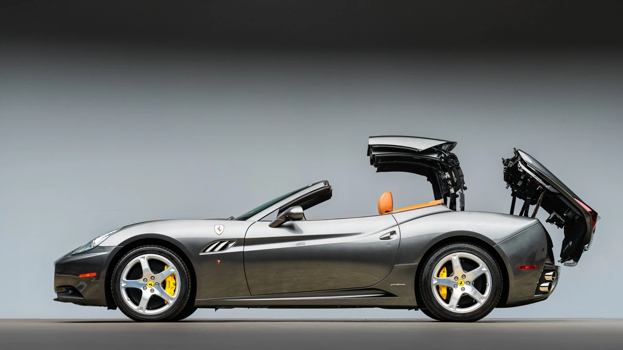 2010 Ferrari California - Image 13 of 31