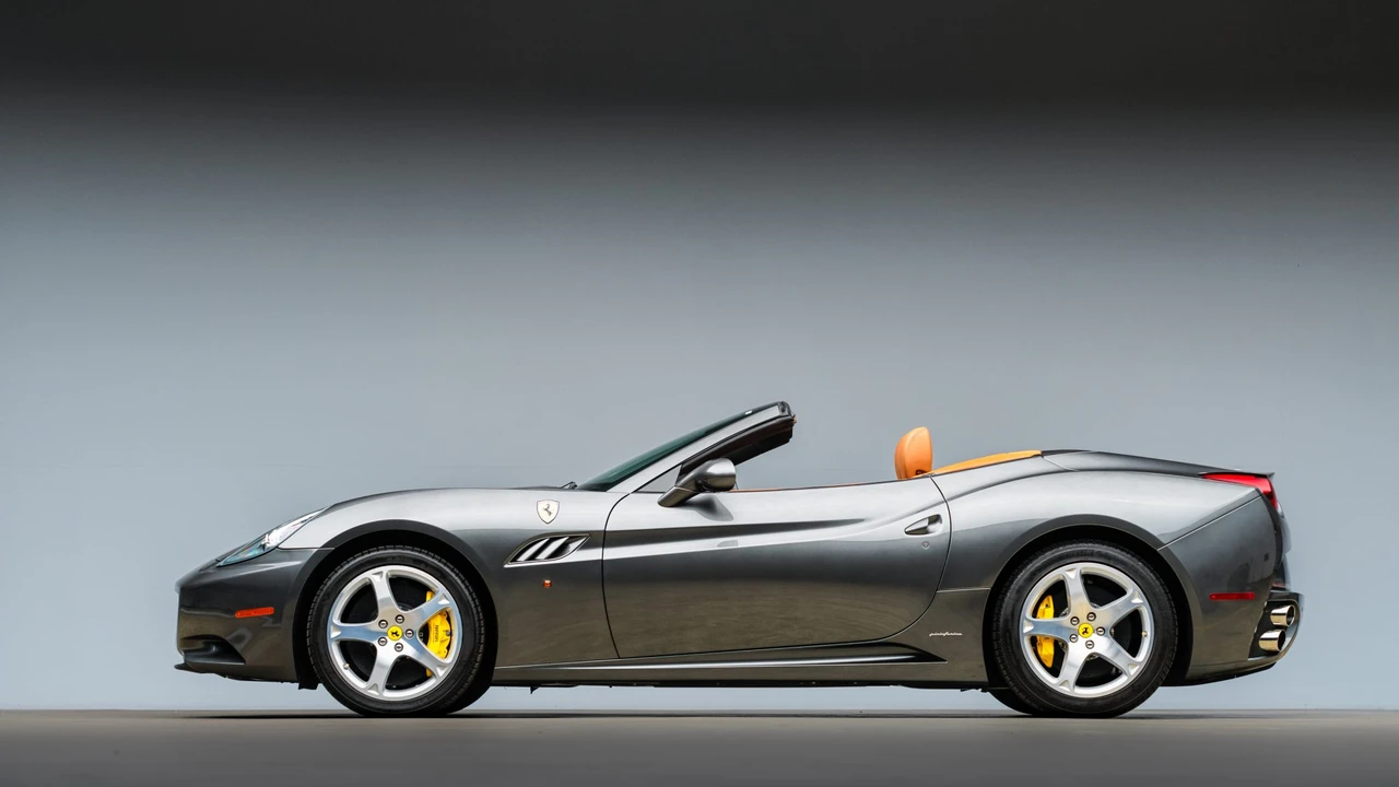 2010 Ferrari California - Image 14 of 31