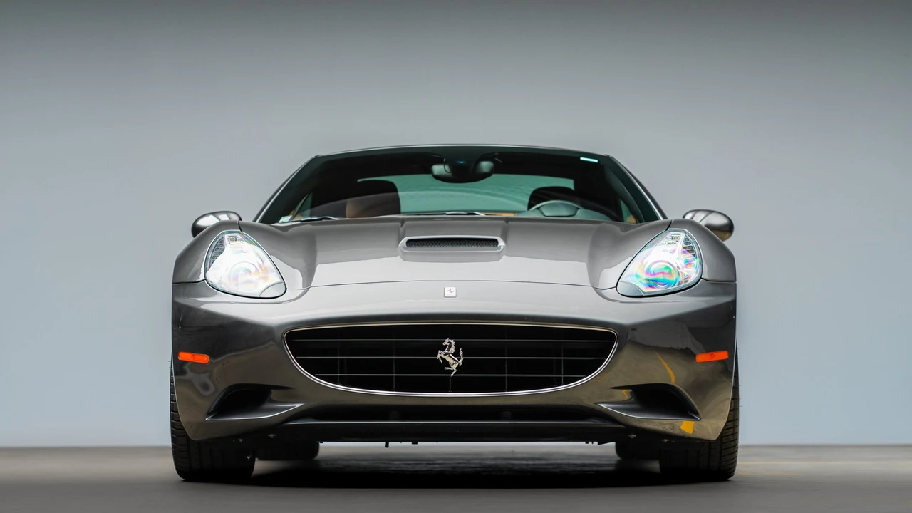 2010 Ferrari California - Image 15 of 31