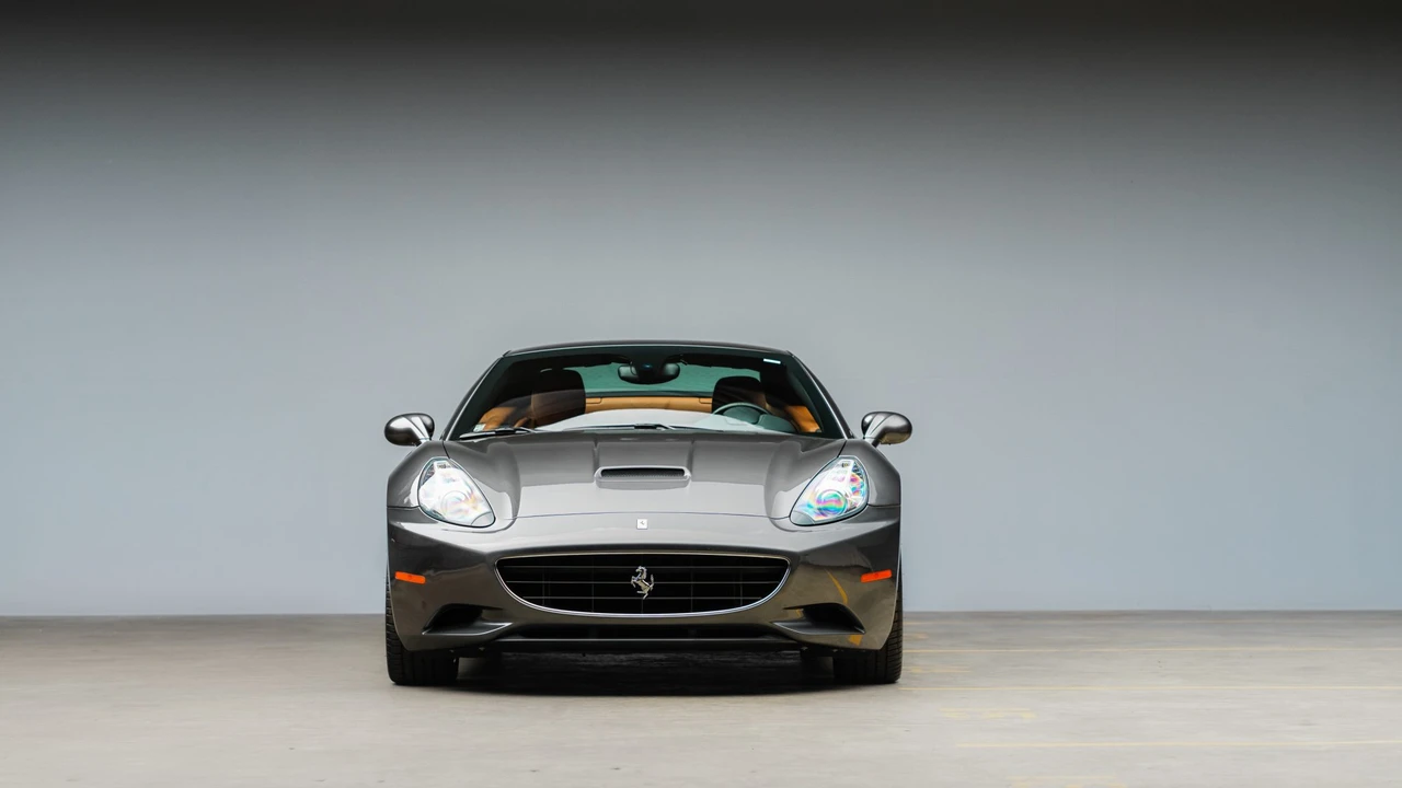 2010 Ferrari California - Image 25 of 31