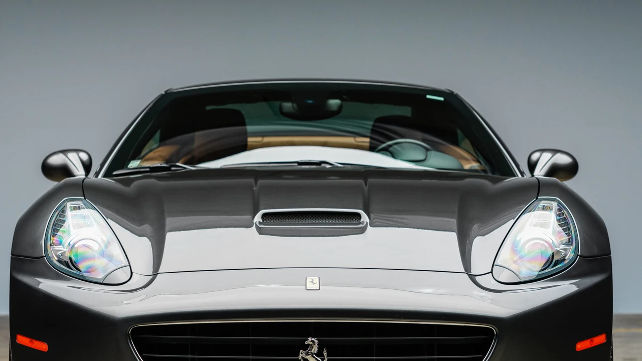 2010 Ferrari California - Image 30 of 31