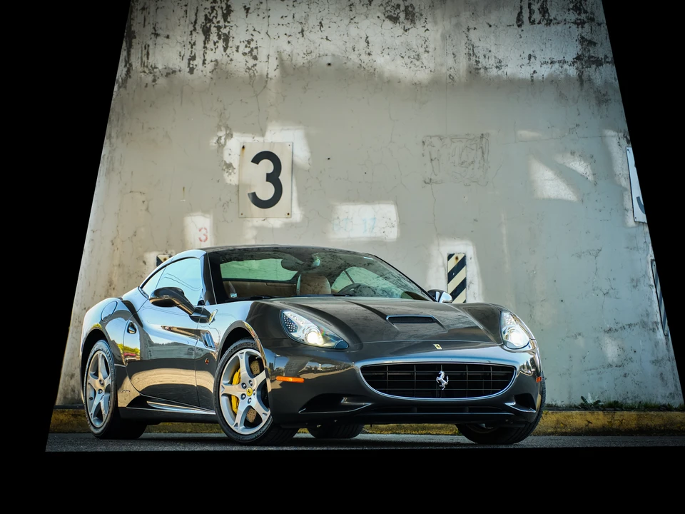 2010 Ferrari California - Image 2 of 31