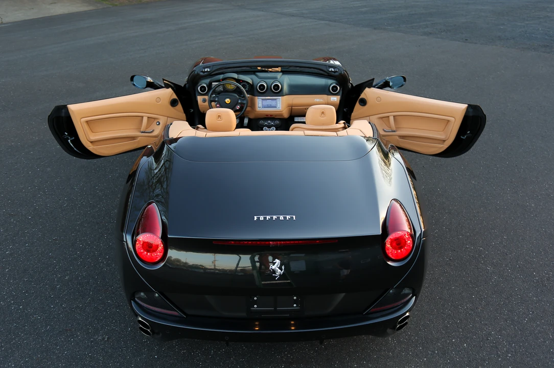 2010 Ferrari California - Image 16 of 31