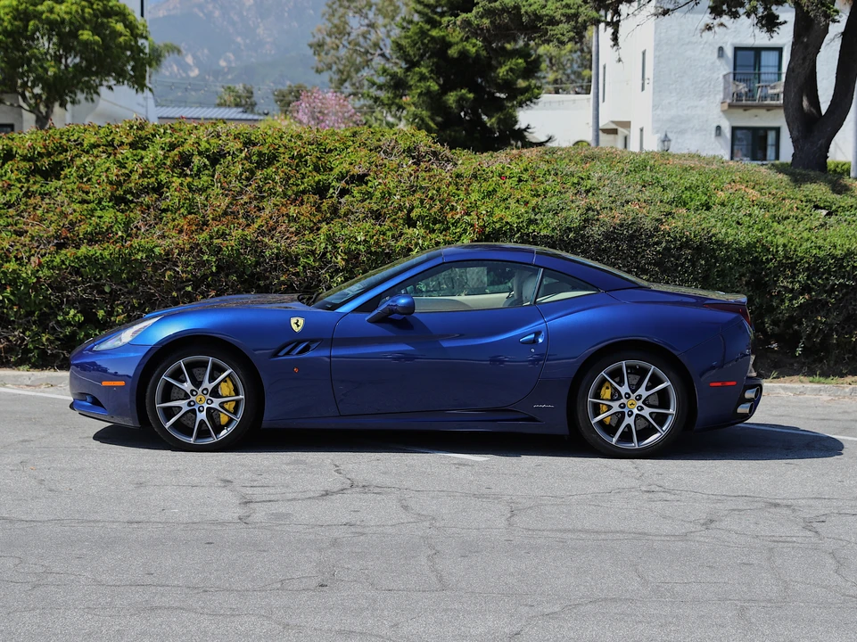 2010 Ferrari California - Image 17 of 31