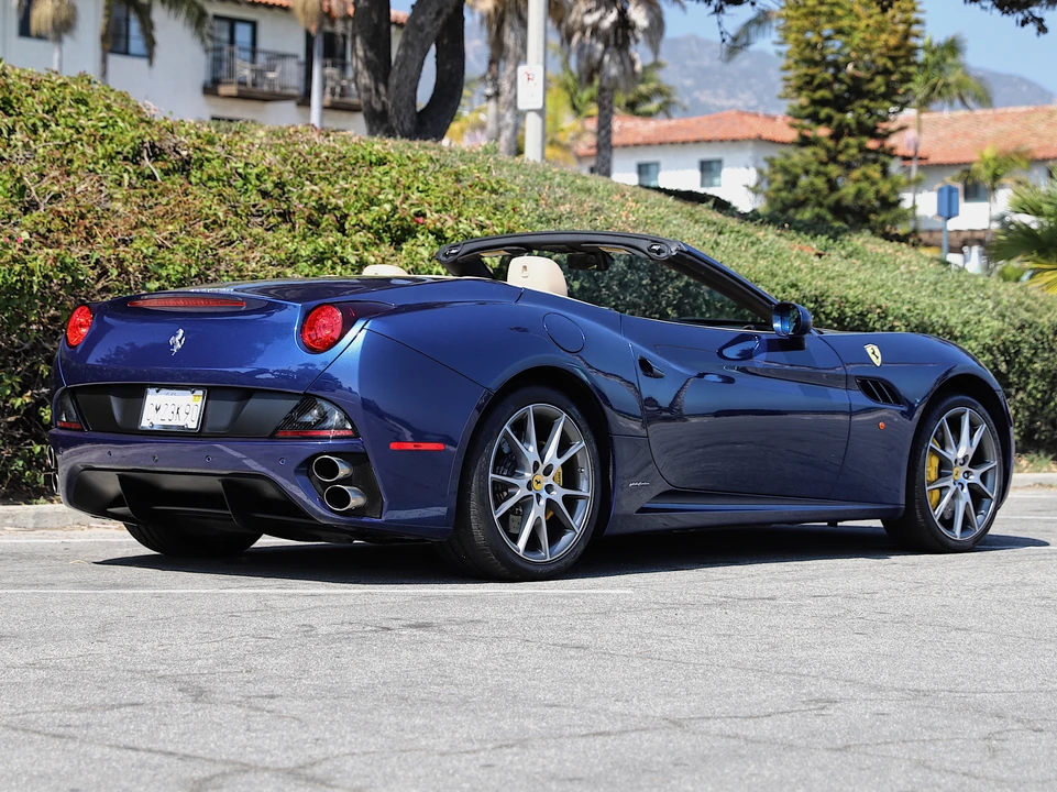 2010 Ferrari California - Image 8 of 31